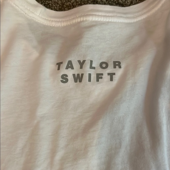 Taylor Swift White Graphic Tee - Picture 2 of 3